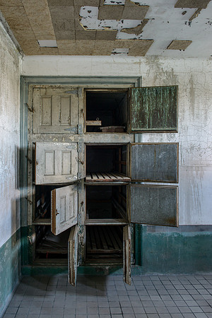 Autopsy Amphitheater Cadaver Locker