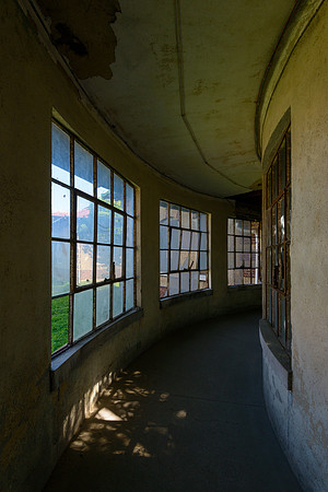 Curved Walkway