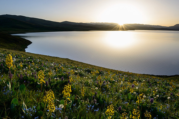 Sunrise, Song Kul