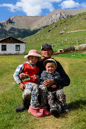 Herder Family, Sary-Jaz Valley