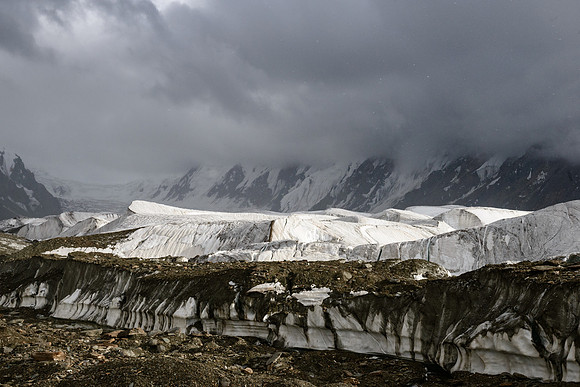 Snow Storm, Zvezdochka Glacier