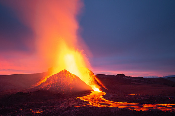 Geldingadalir Volcano 30 second exposure